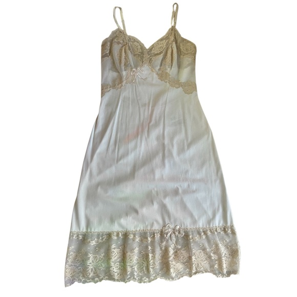American Vintage Dresses & Skirts - Perfect Vintage Cream Floral Lace Trim Midi Slip Dress